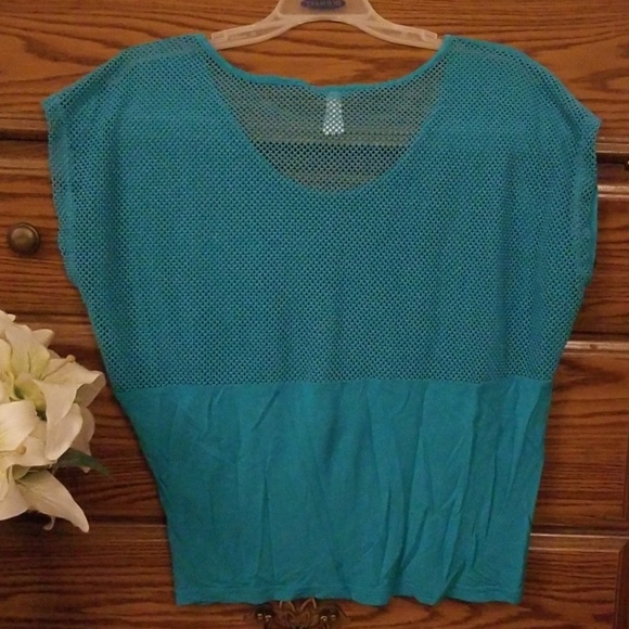 Mesh back top by: Color Story - Picture 2 of 3